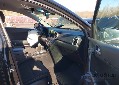 2022 Kia Sportage Lx z USA, uszkodzony, nr VIN KNDPMCAC5N7027500